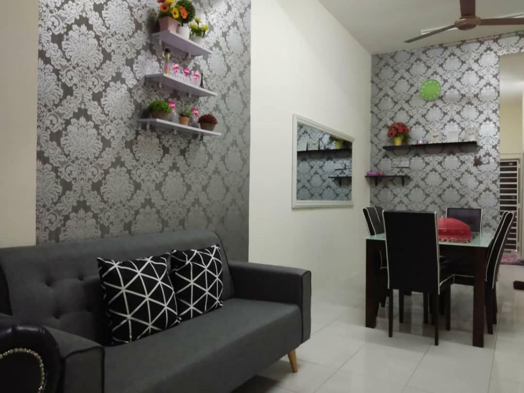 Zah'Ra Homestay Kuala Lipis Exterior foto